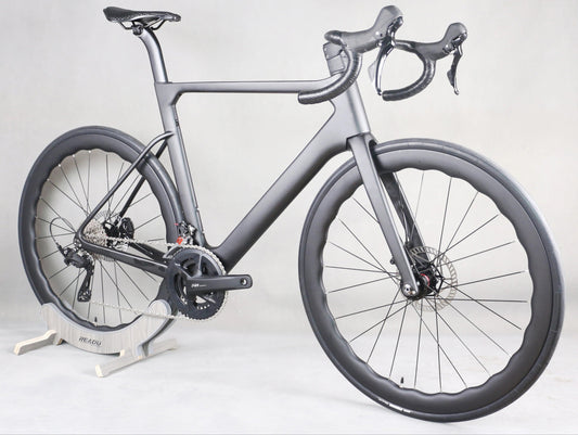 Vollcarbon Rennrad mit elektronischer Schaltung